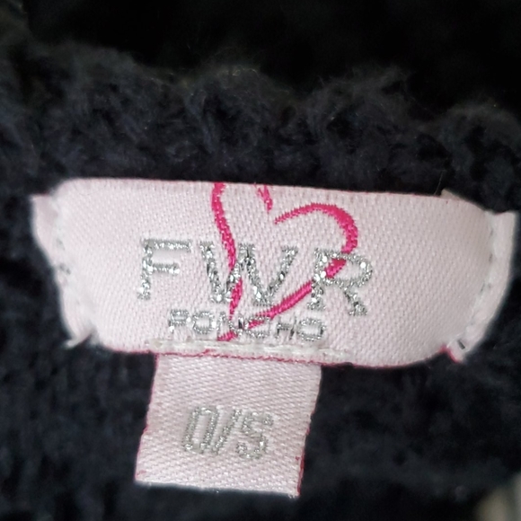 FWR black poncho - Picture 2 of 3